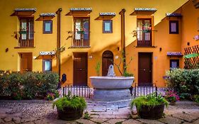 Le Casette Palazzo Ajutamicristo